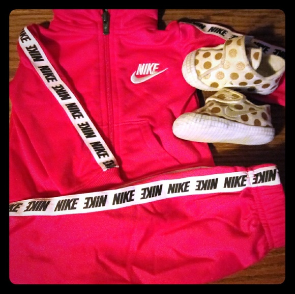 Nike girl set with shoes - Picture 2 of 3